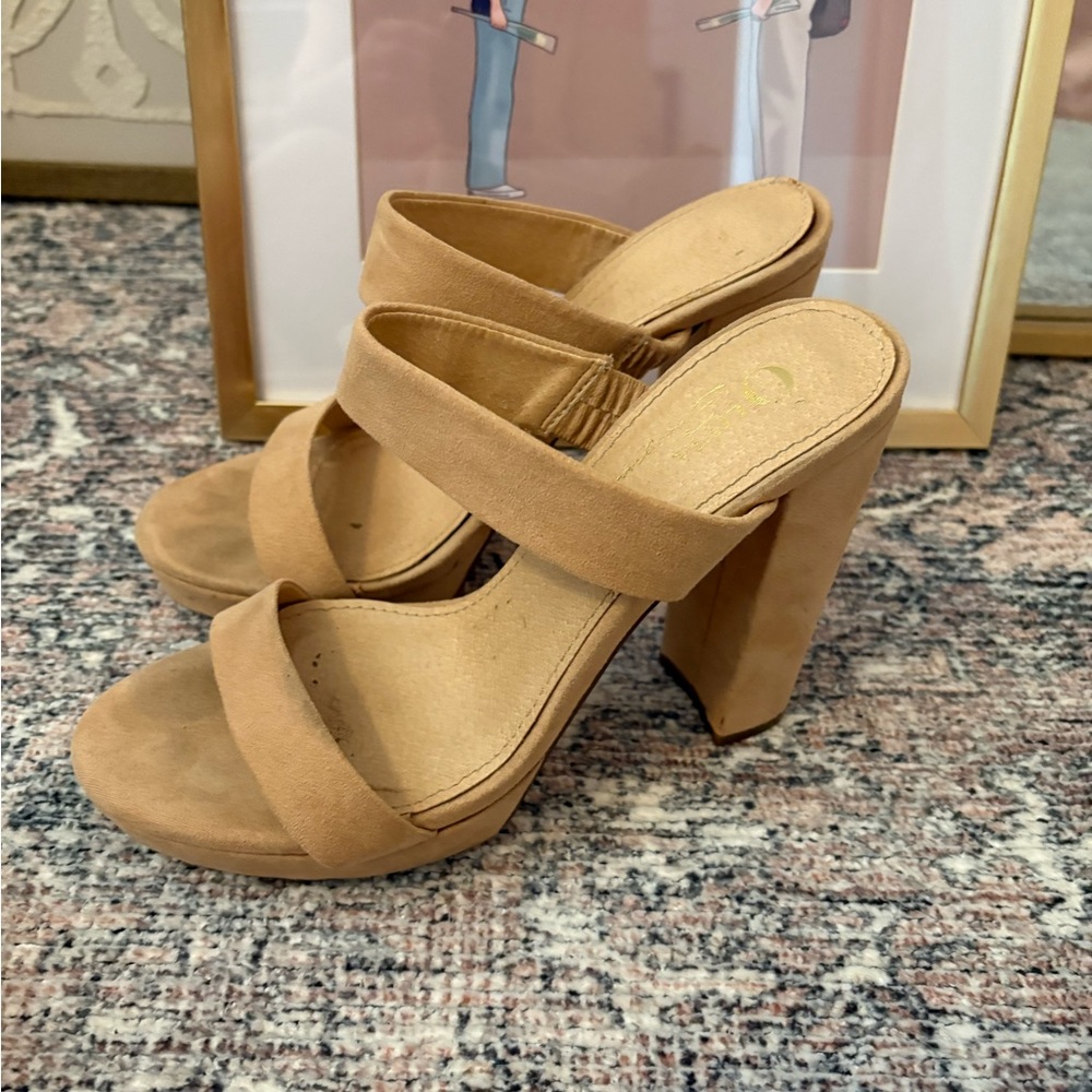 Block Heel Sandals in Tan